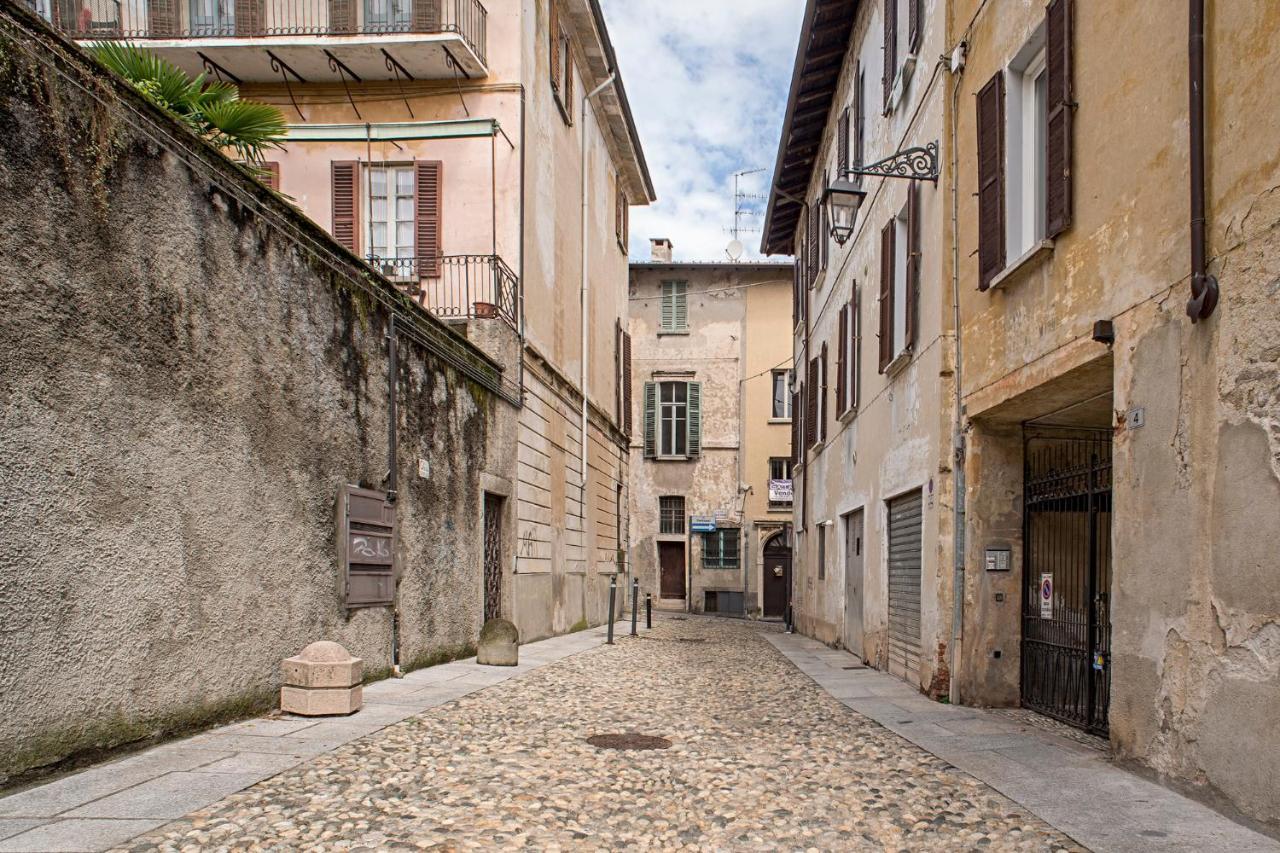Апартаменты Cortile Del Forno Nel Centro Storico Арона Экстерьер фото